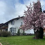 Appartamento Architect-apartments 80qm 3 Schlafzimmer, Integrierter Kueche Und Bad, 2min Von A8, Garten Mit Sitzgruppe, Ruhig Und Modern