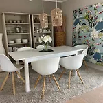 Architect-apartments 80qm 3 Schlafzimmer, Integrierter Kueche Und Bad, 2min Von A8, Garten Mit Sitzgruppe, Ruhig Und Modern Appartamento *