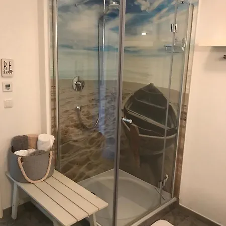 Apartman Architect-apartments 80qm 3 Schlafzimmer, Integrierter Kueche Und Bad, 2min Von A8, Garten Mit Sitzgruppe, Ruhig Und Modern