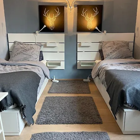 80qm Appartement, 3 Schlaf-zimmer, Integrierter Kueche Und Bad, 2min Von A8, Garten Mit Sitzgruppe, Ruhig Und Modern * Irschenberg