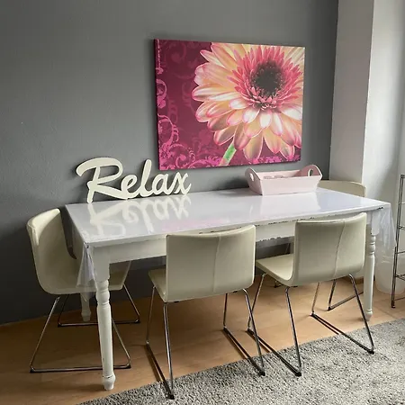 80qm Appartement, 3 Schlaf-zimmer, Integrierter Kueche Und Bad, 2min Von A8, Garten Mit Sitzgruppe, Ruhig Und Modern Irschenberg