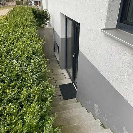 80qm Appartement, 3 Schlaf-zimmer, Integrierter Kueche Und Bad, 2min Von A8, Garten Mit Sitzgruppe, Ruhig Und Modern Irschenberg