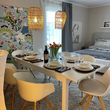 80qm Appartement, 3 Schlaf-zimmer, Integrierter Kueche Und Bad, 2min Von A8, Garten Mit Sitzgruppe, Ruhig Und Modern Irschenberg